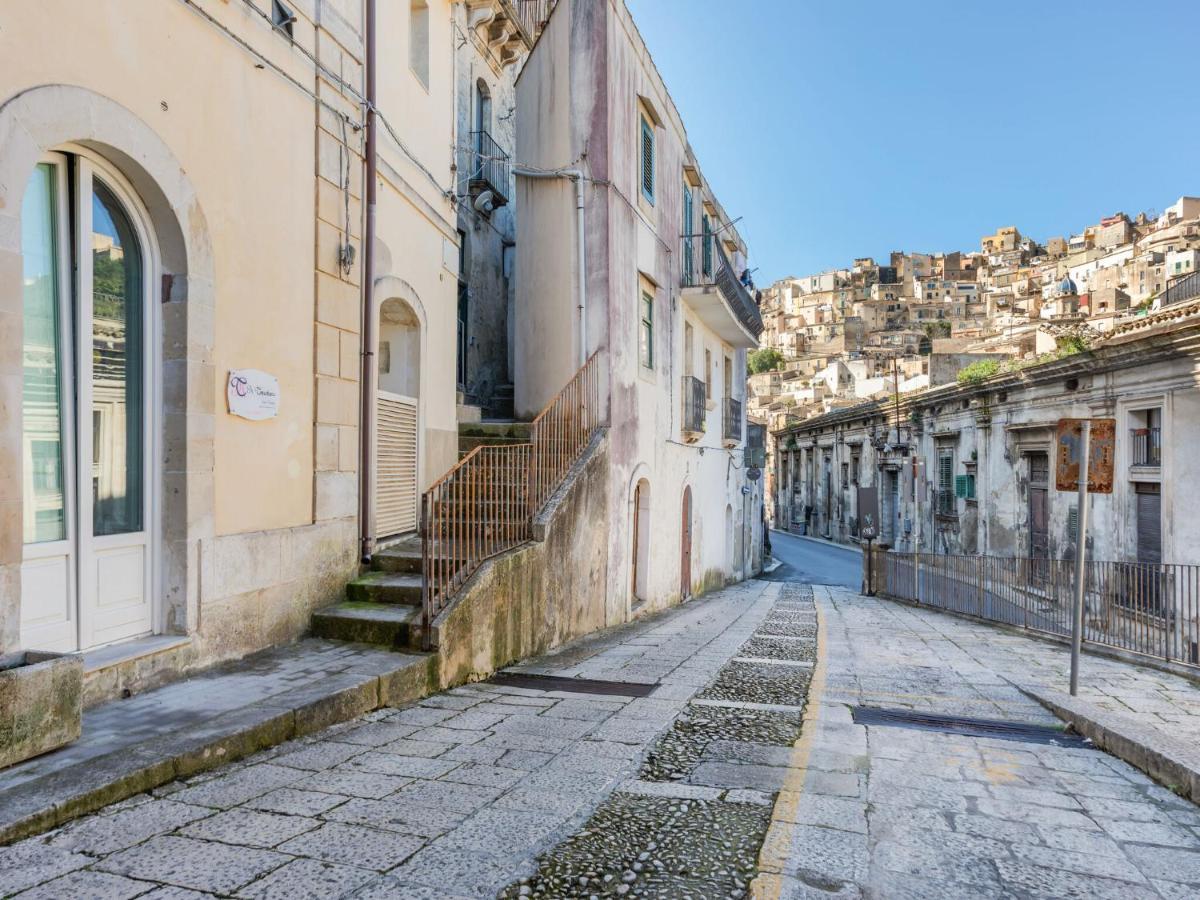 Vintage Holiday Home In Ragusa Ibla With Balcony Eksteriør bilde